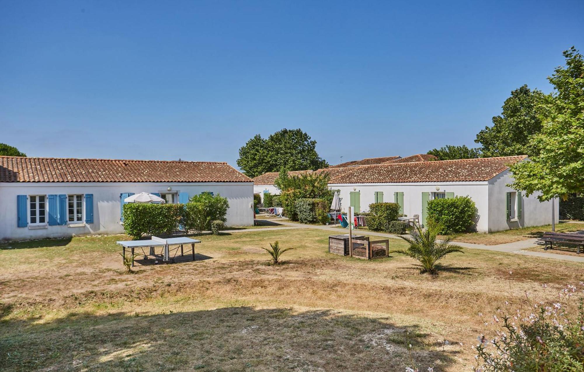 Residence Odalys Terre Marine Saint-Pierre-d'Oleron Exteriör bild